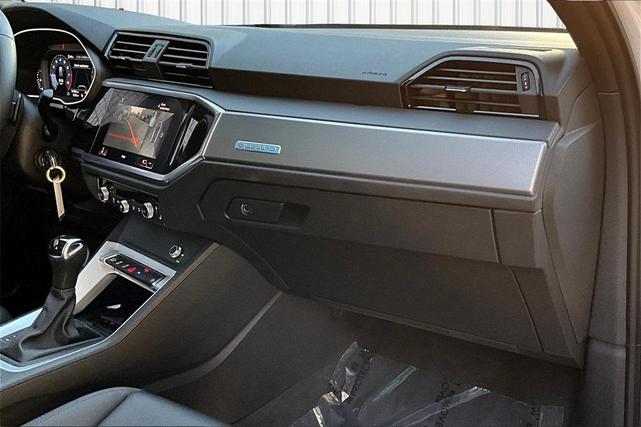 Photo of 2022 Glacier White Metallic Audi Q3