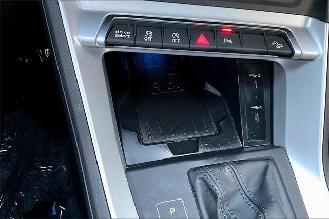 Photo of 2022 Glacier White Metallic Audi Q3