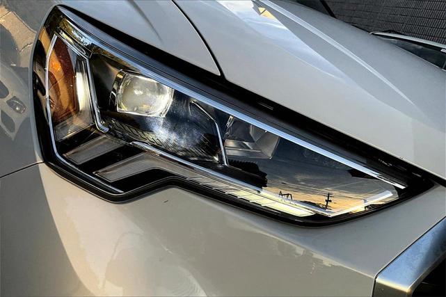Photo of 2022 Glacier White Metallic Audi Q3