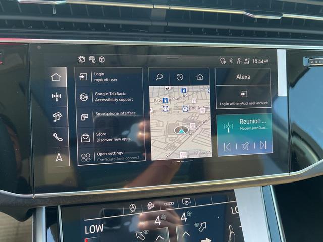 Photo of 2025 Waitomo Blue Metallic Audi Q7
