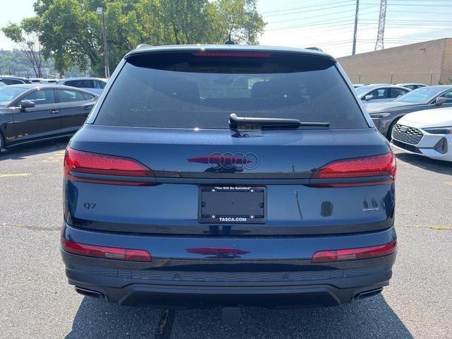 Photo of 2025 Waitomo Blue Metallic Audi Q7