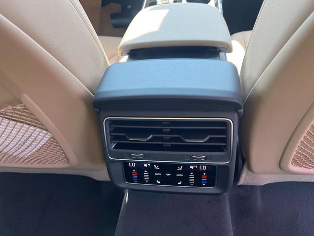 Photo of 2025 Waitomo Blue Metallic Audi Q7
