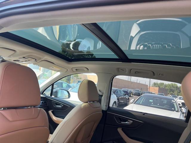 Photo of 2025 Waitomo Blue Metallic Audi Q7