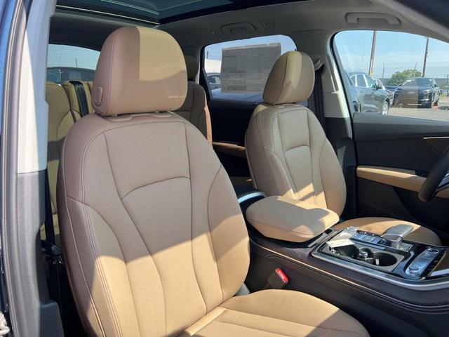 Photo of 2025 Waitomo Blue Metallic Audi Q7