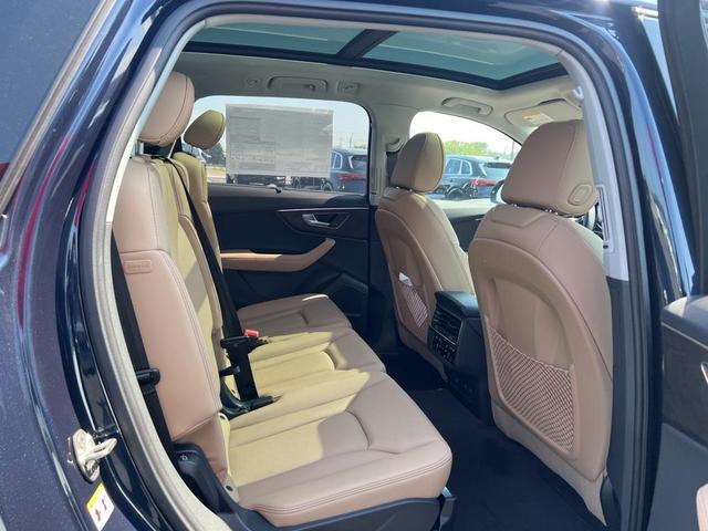Photo of 2025 Waitomo Blue Metallic Audi Q7