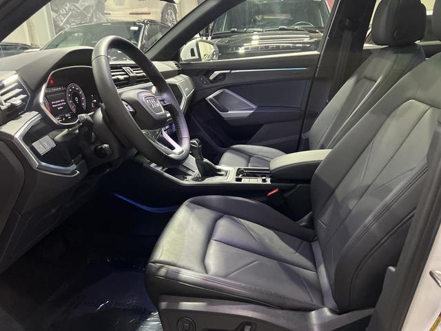 Photo of 2024 White Audi Q3