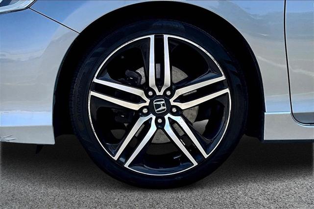 Photo of 2017 Lunar Silver Metallic Honda Accord