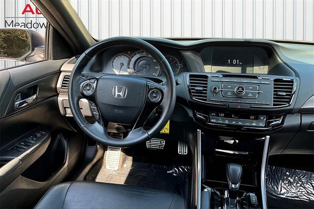 Photo of 2017 Lunar Silver Metallic Honda Accord