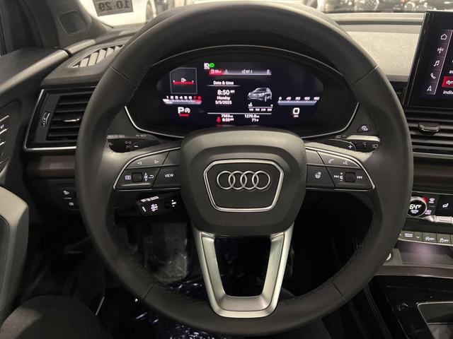Photo of 2024 Black Metallic Audi Q5
