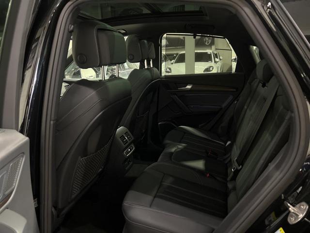 Photo of 2024 Black Metallic Audi Q5