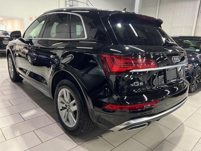 Photo of 2022 Mythos Black Metallic Audi Q5