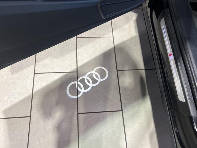 Photo of 2022 Mythos Black Metallic Audi Q5