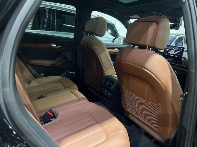 Photo of 2022 Mythos Black Metallic Audi Q5