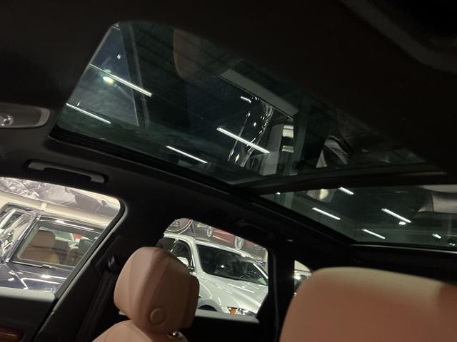 Photo of 2022 Mythos Black Metallic Audi Q5
