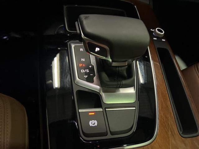Photo of 2022 Mythos Black Metallic Audi Q5