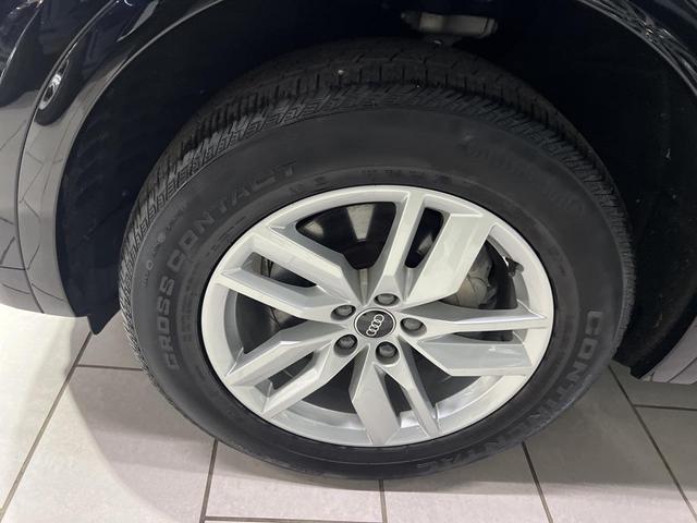 Photo of 2022 Mythos Black Metallic Audi Q5