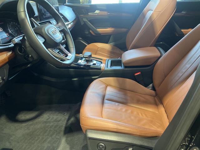 Photo of 2022 Mythos Black Metallic Audi Q5