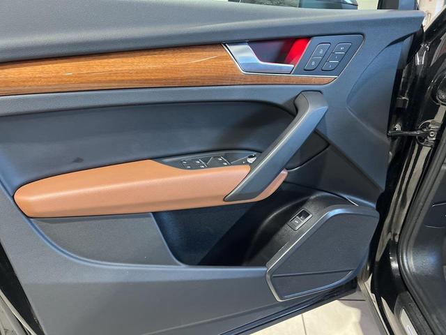Photo of 2022 Mythos Black Metallic Audi Q5
