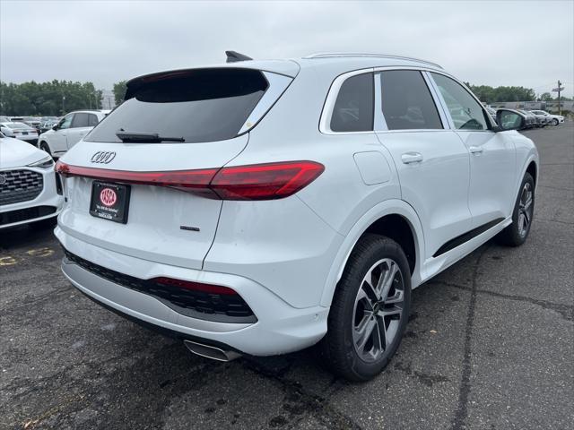 Photo of 2025 Glacier White Metallic Audi Q5