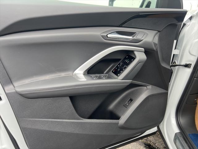 Photo of 2025 Glacier White Metallic Audi Q5