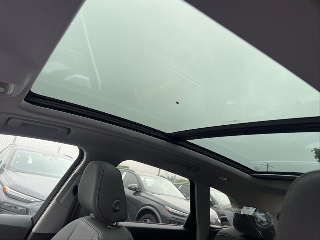Photo of 2025 Glacier White Metallic Audi Q5