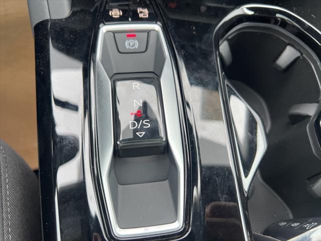 Photo of 2025 Glacier White Metallic Audi Q5
