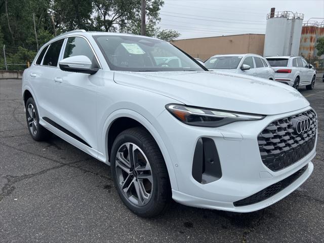 Photo of 2025 Glacier White Metallic Audi Q5