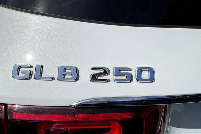 Photo of 2023 White Mercedes-Benz GLB 250