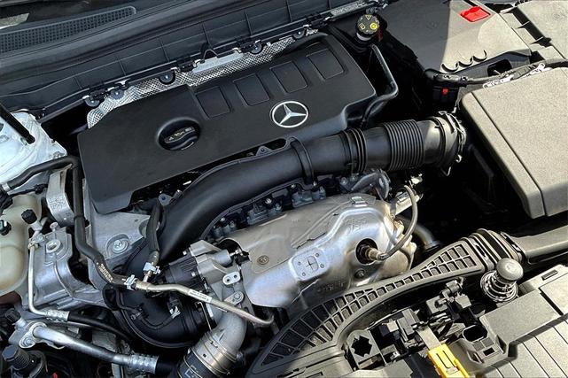 Photo of 2023 White Mercedes-Benz GLB 250
