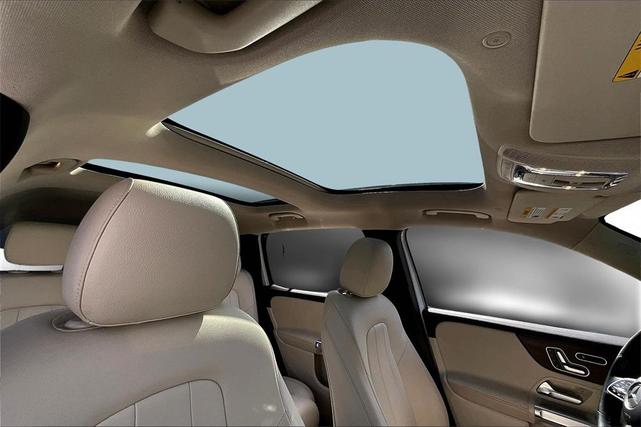 Photo of 2023 White Mercedes-Benz GLB 250