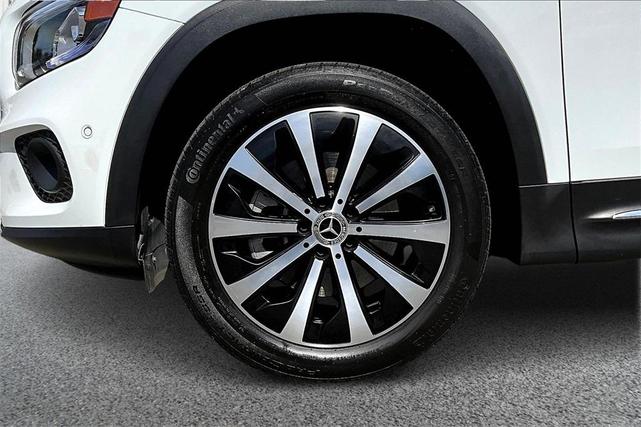 Photo of 2023 White Mercedes-Benz GLB 250