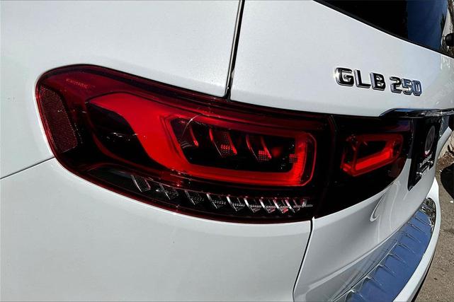 Photo of 2023 White Mercedes-Benz GLB 250