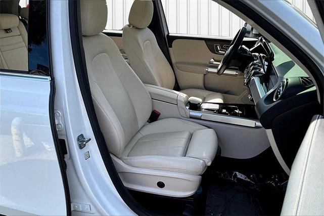Photo of 2023 White Mercedes-Benz GLB 250