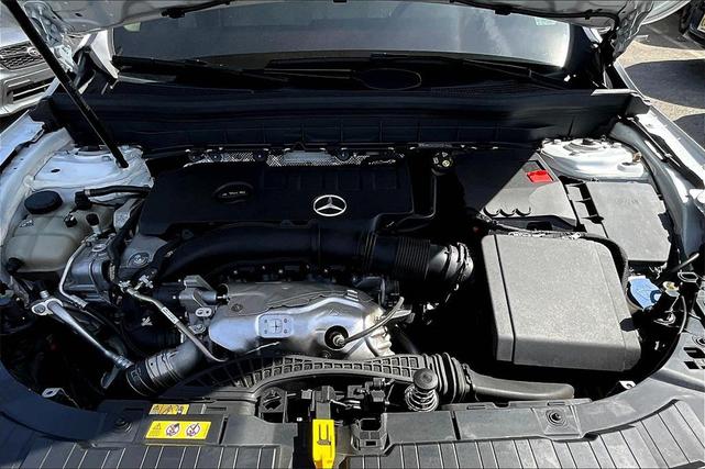Photo of 2023 White Mercedes-Benz GLB 250