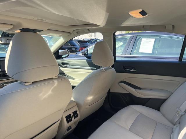 Photo of 2019 Super Black Nissan Altima