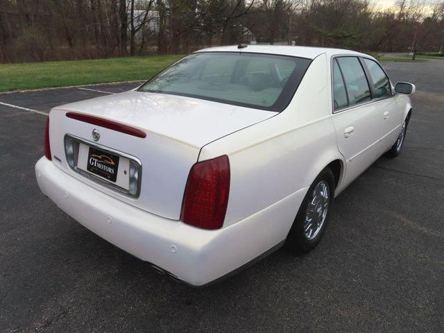 Photo of 2005 Light Platinum Cadillac DeVille