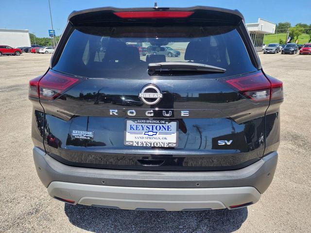 Photo of 2023 Super Black Nissan Rogue