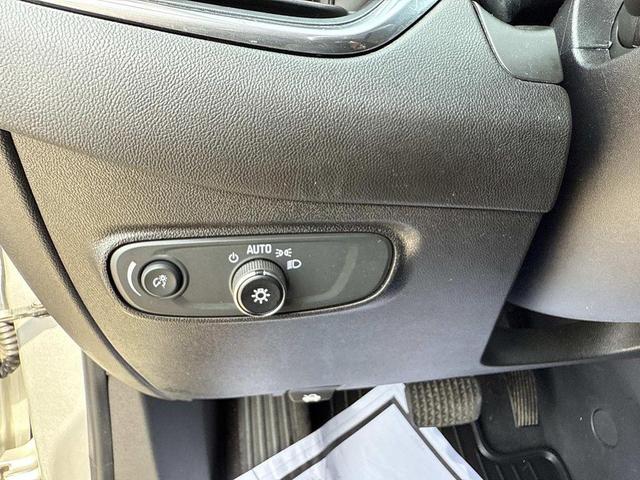 Photo of 2019 Silver Ice Metallic Chevrolet Equinox