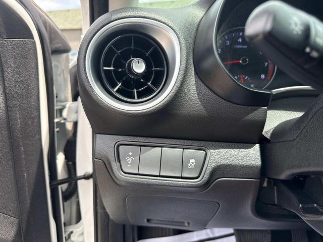 Photo of 2024 Snow White Pearl Kia Forte