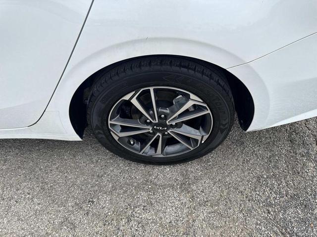 Photo of 2024 Snow White Pearl Kia Forte