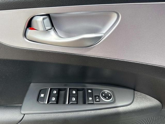 Photo of 2024 Snow White Pearl Kia Forte