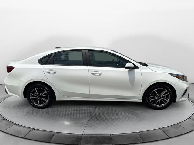 Photo of 2024 Snow White Pearl Kia Forte
