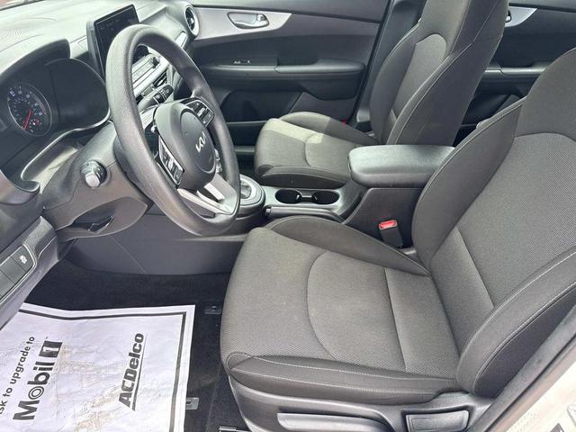 Photo of 2024 Snow White Pearl Kia Forte