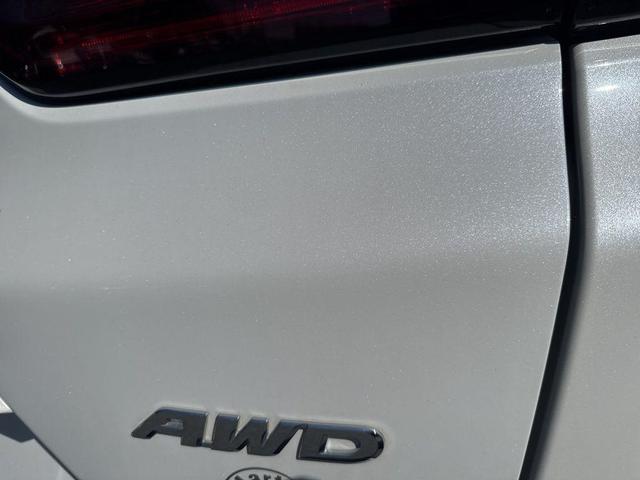 Photo of 2022 Platinum White Pearl Honda CR-V