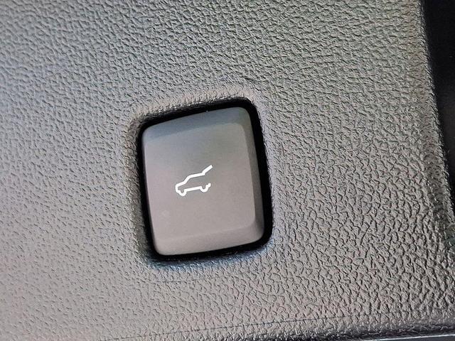 Photo of 2023 Carbonized Gray Metallic Ford Escape