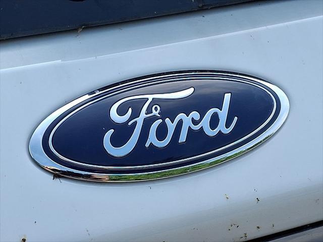 Photo of 2025 Star White Metallic Tri-Coat Ford Explorer