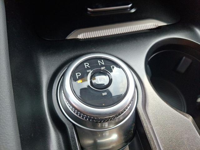Photo of 2025 Star White Metallic Tri-Coat Ford Explorer