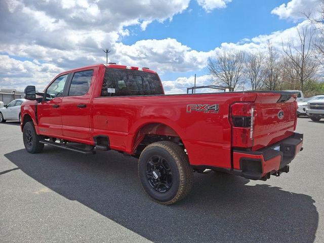 Photo of 2025 Race Red Ford F-350