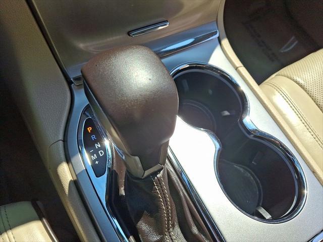 Photo of 2018 Walnut Brown Metallic Clearcoat Jeep Grand Cherokee