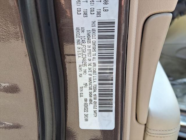 Photo of 2018 Walnut Brown Metallic Clearcoat Jeep Grand Cherokee